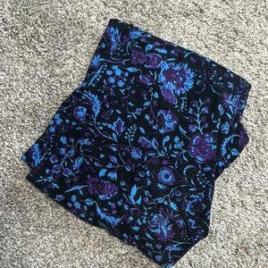 LuLaRoe Black and Blue Leggings with Intricate Design